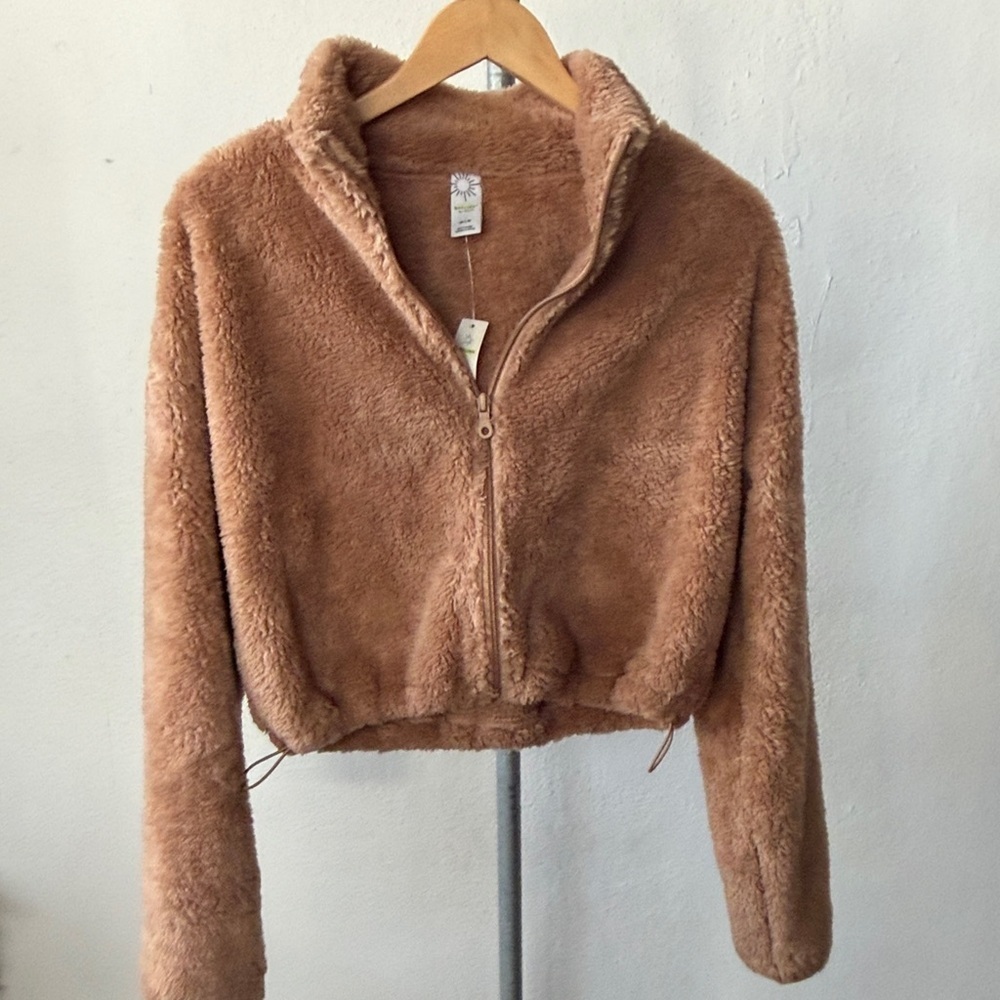 NWT Offline By Aerie Teddy Cropped Fleece Size Medium - Picture 1 of 3